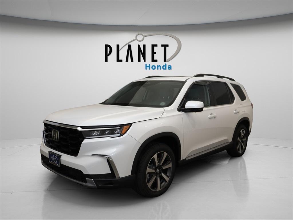 new 2025 Honda Pilot car, priced at $53,780