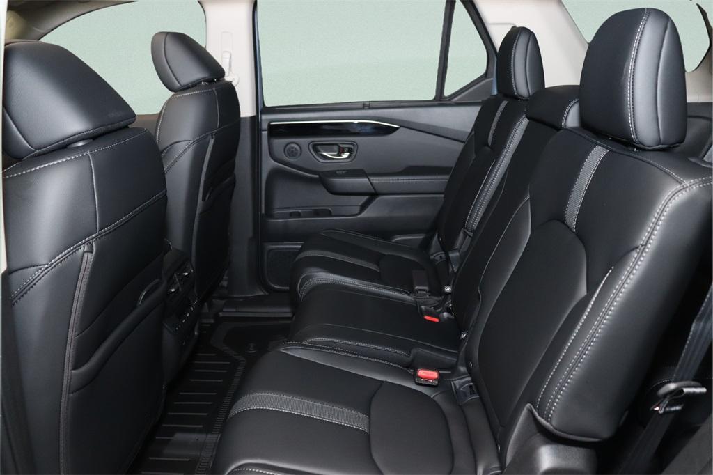 new 2025 Honda Pilot car, priced at $49,197