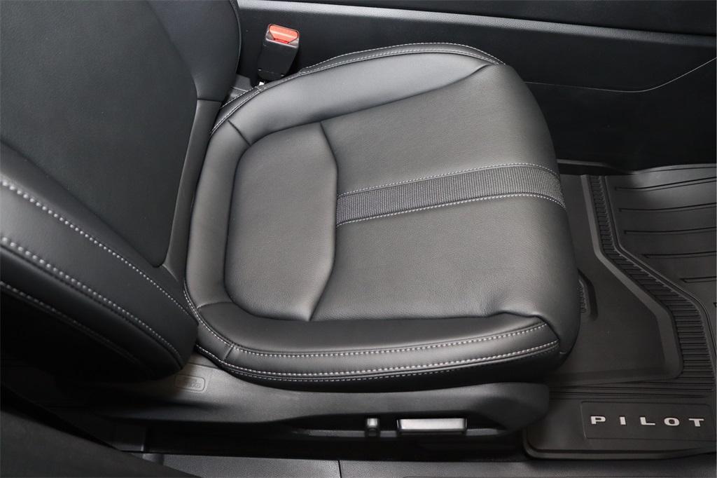 new 2025 Honda Pilot car, priced at $49,197