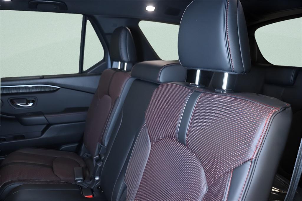 new 2025 Honda Pilot car, priced at $53,735