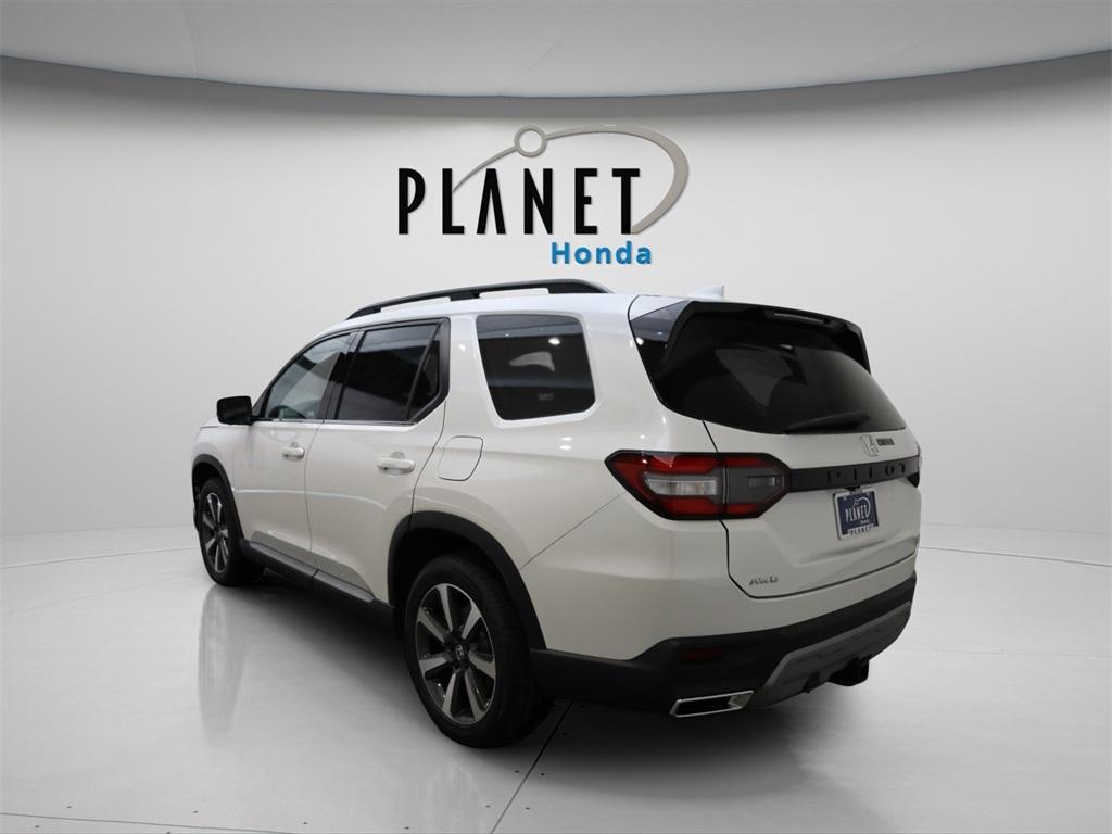 new 2025 Honda Pilot car, priced at $52,030