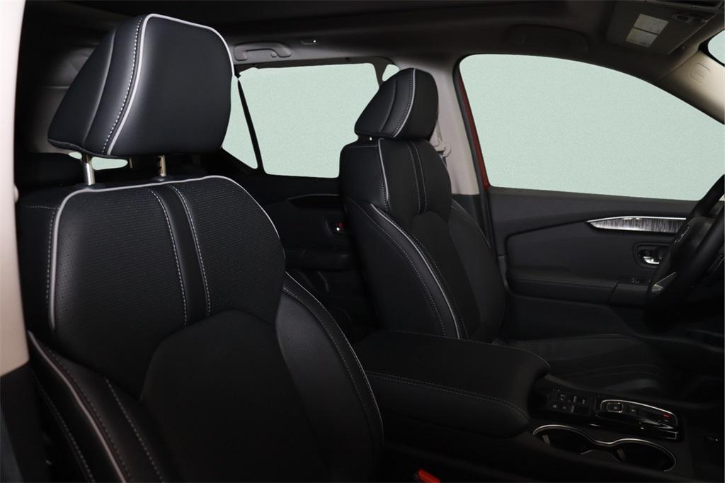 new 2025 Honda Pilot car, priced at $52,030