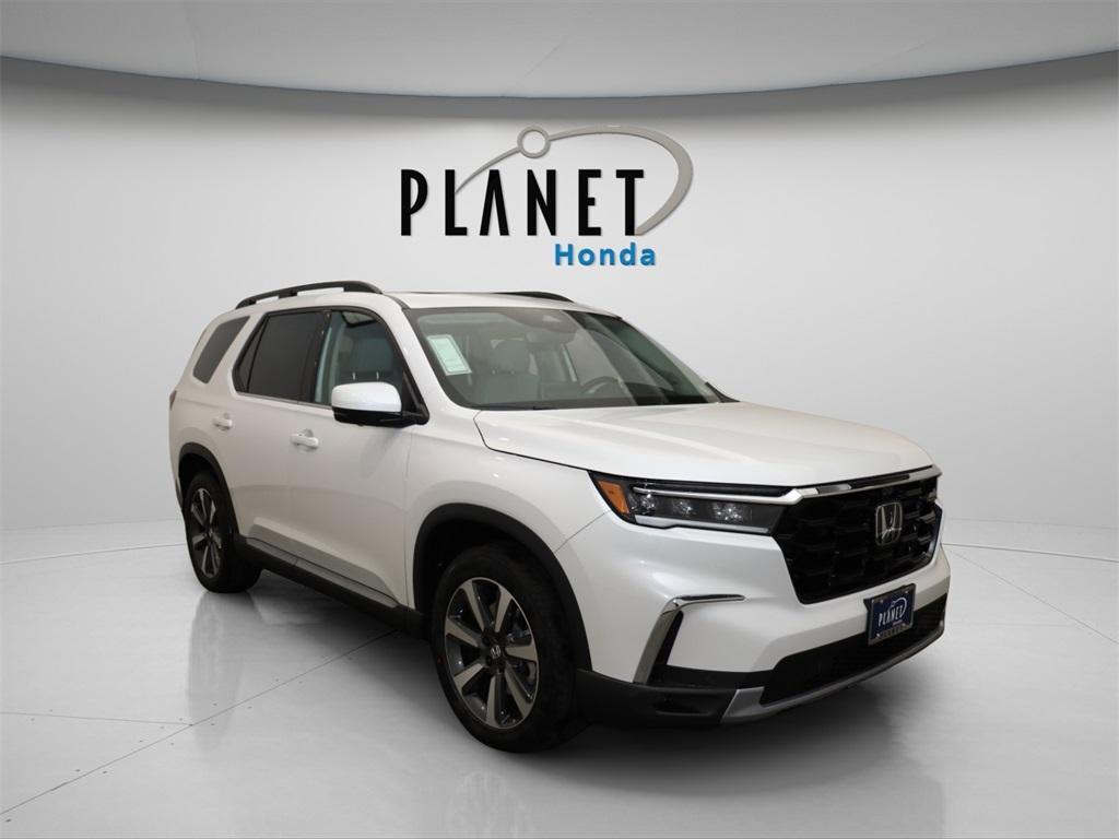 new 2025 Honda Pilot car, priced at $52,030