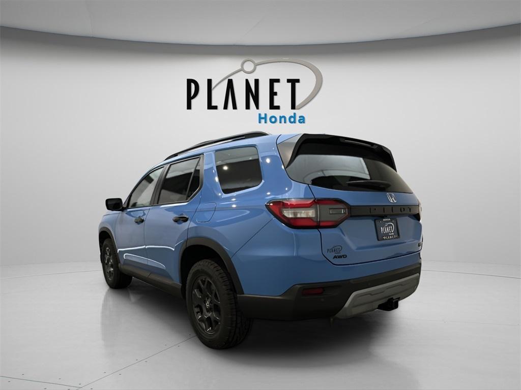 new 2025 Honda Pilot car, priced at $49,100