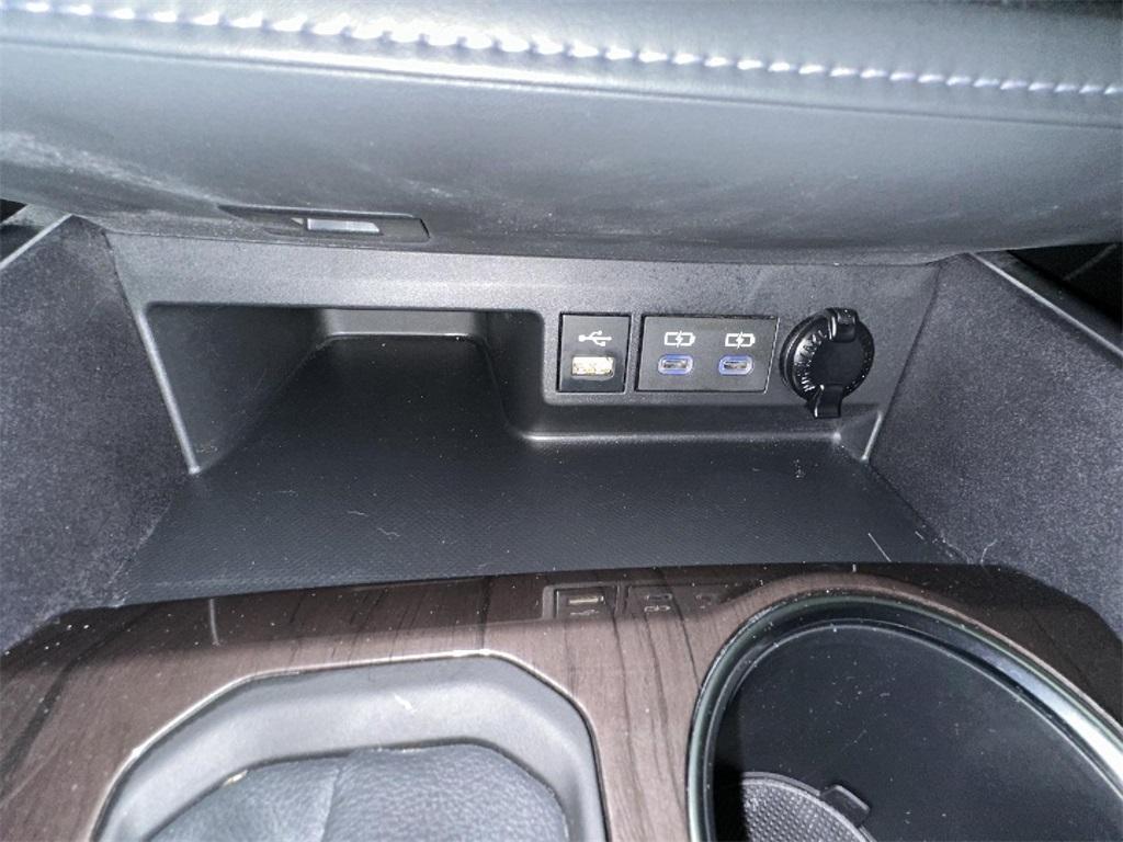 used 2022 Toyota Highlander car, priced at $44,500