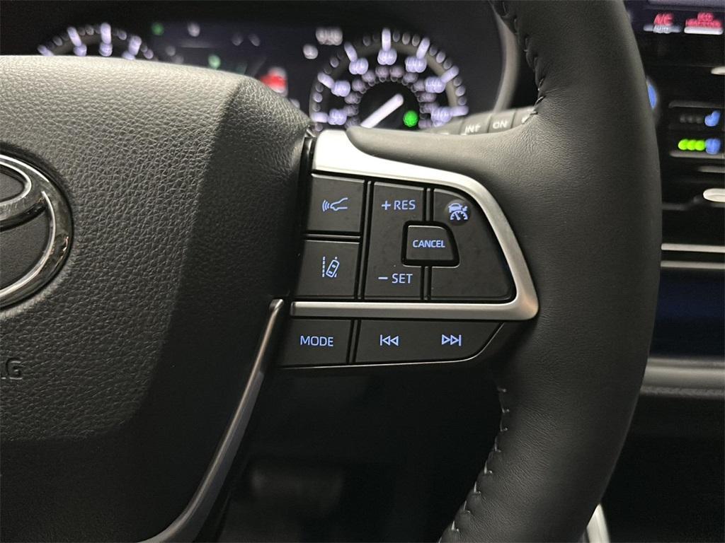 used 2022 Toyota Highlander car, priced at $44,500