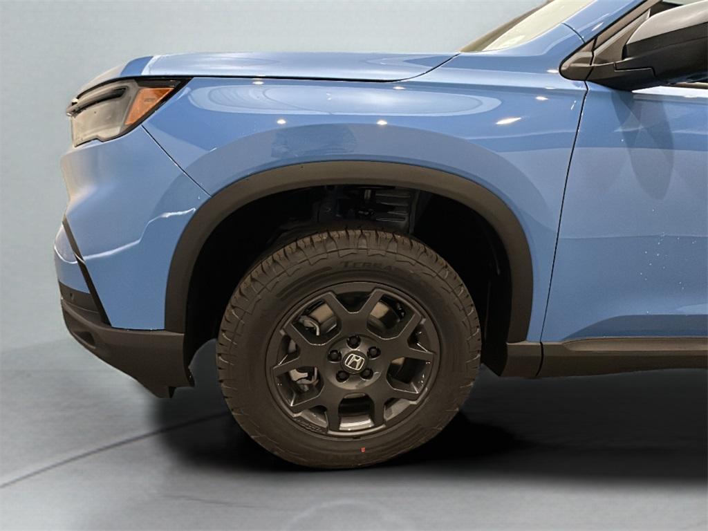 new 2025 Honda Pilot car, priced at $48,722