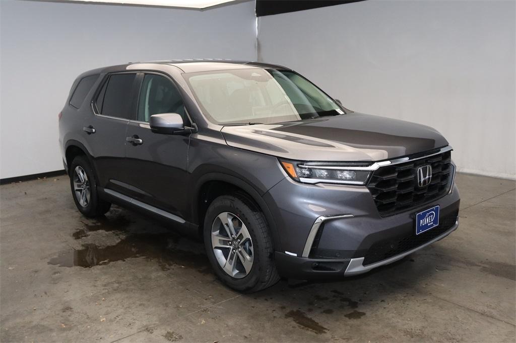 new 2025 Honda Pilot car, priced at $45,800