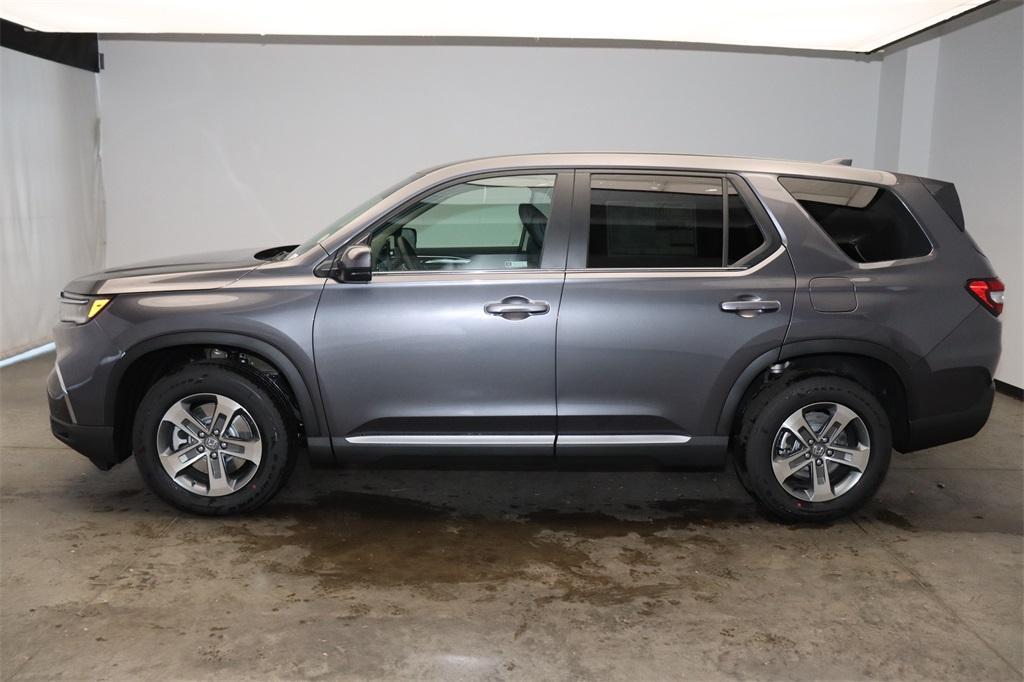 new 2025 Honda Pilot car, priced at $45,800