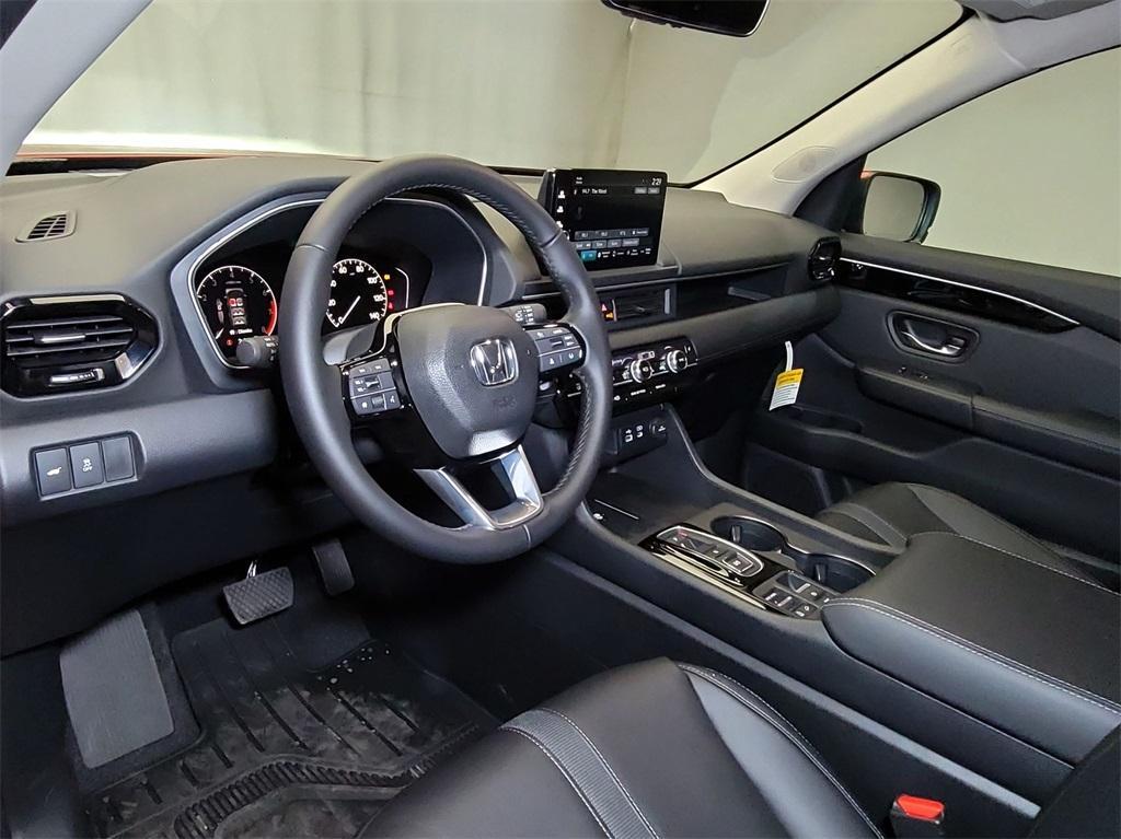 new 2025 Honda Pilot car, priced at $45,800