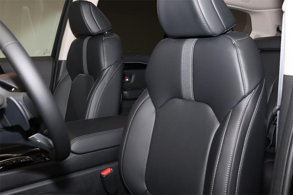 new 2025 Honda Pilot car, priced at $49,216