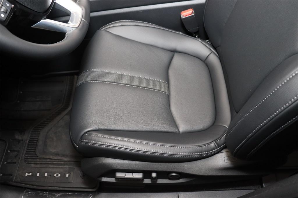 new 2025 Honda Pilot car, priced at $49,216