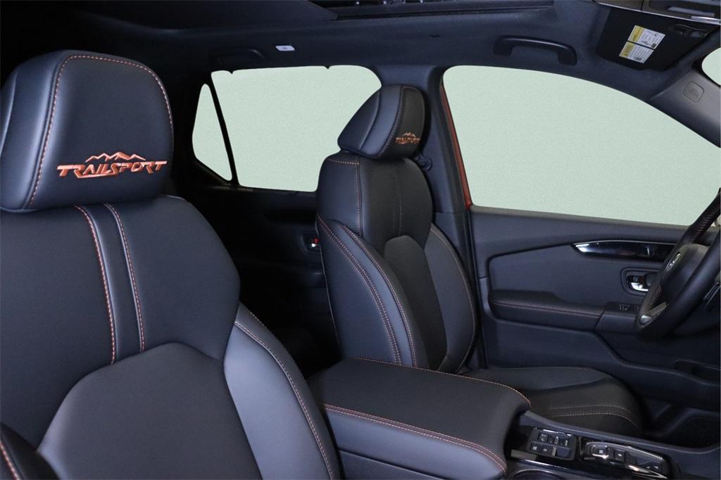 new 2025 Honda Pilot car, priced at $49,580