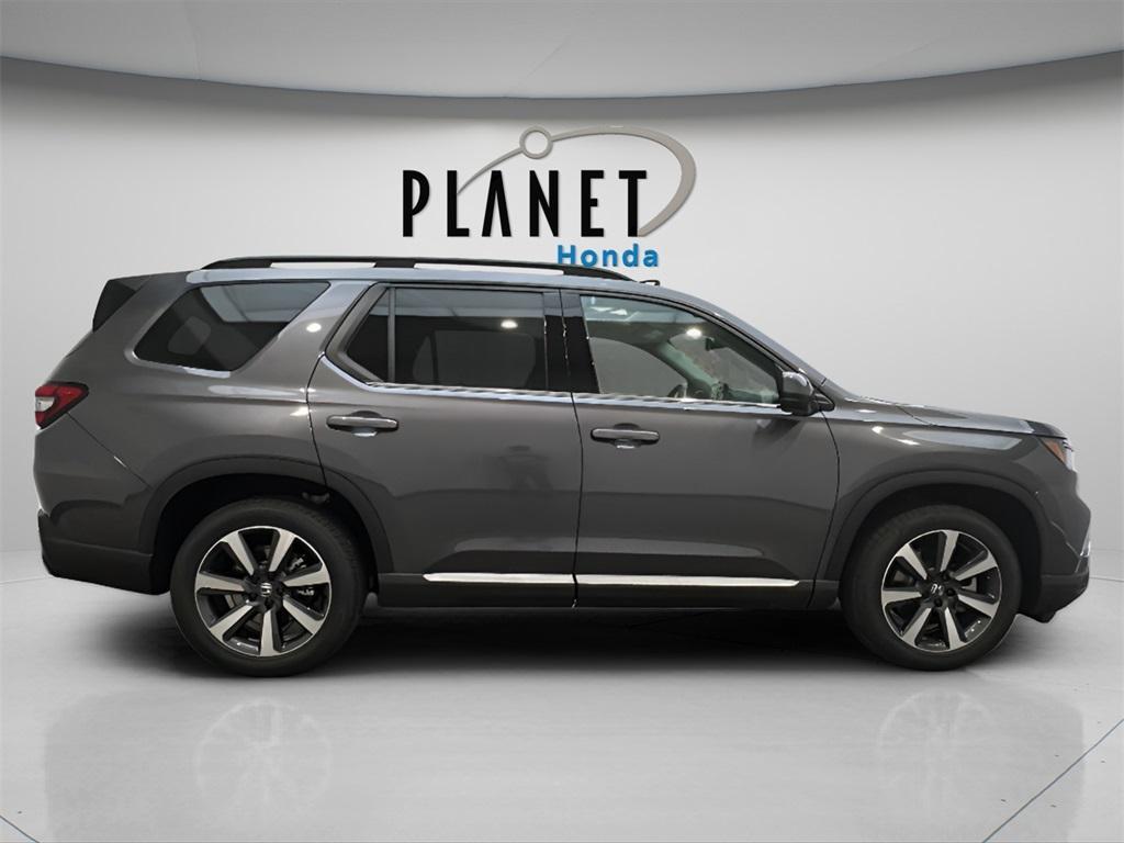 new 2025 Honda Pilot car, priced at $48,825