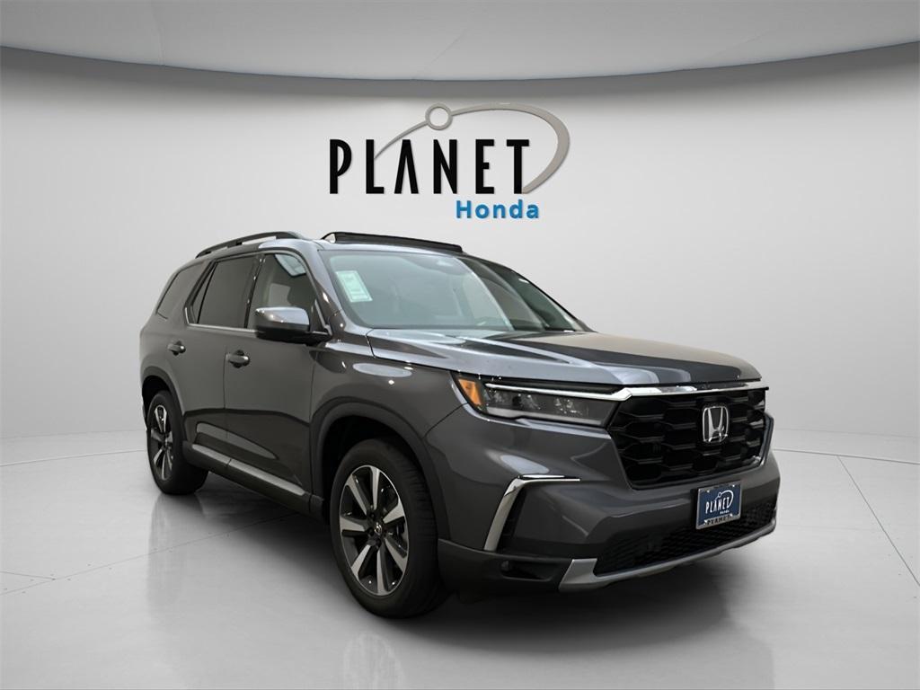 new 2025 Honda Pilot car, priced at $48,825