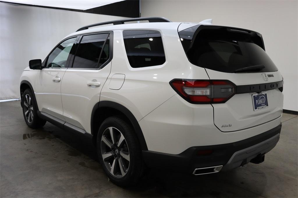 new 2025 Honda Pilot car, priced at $61,429