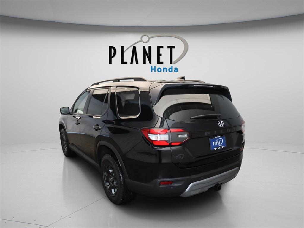 new 2025 Honda Pilot car, priced at $48,296