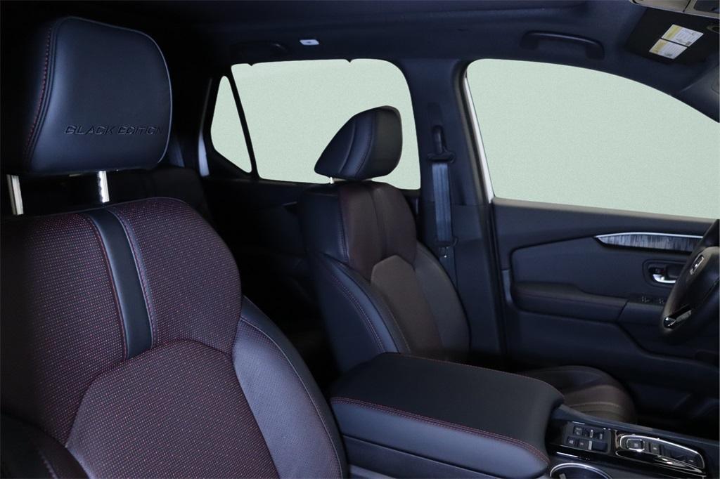 new 2025 Honda Pilot car, priced at $53,280