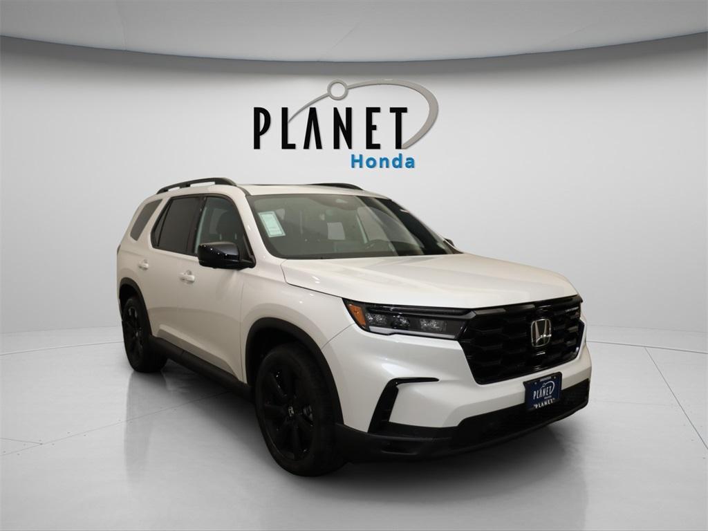 new 2025 Honda Pilot car, priced at $53,280