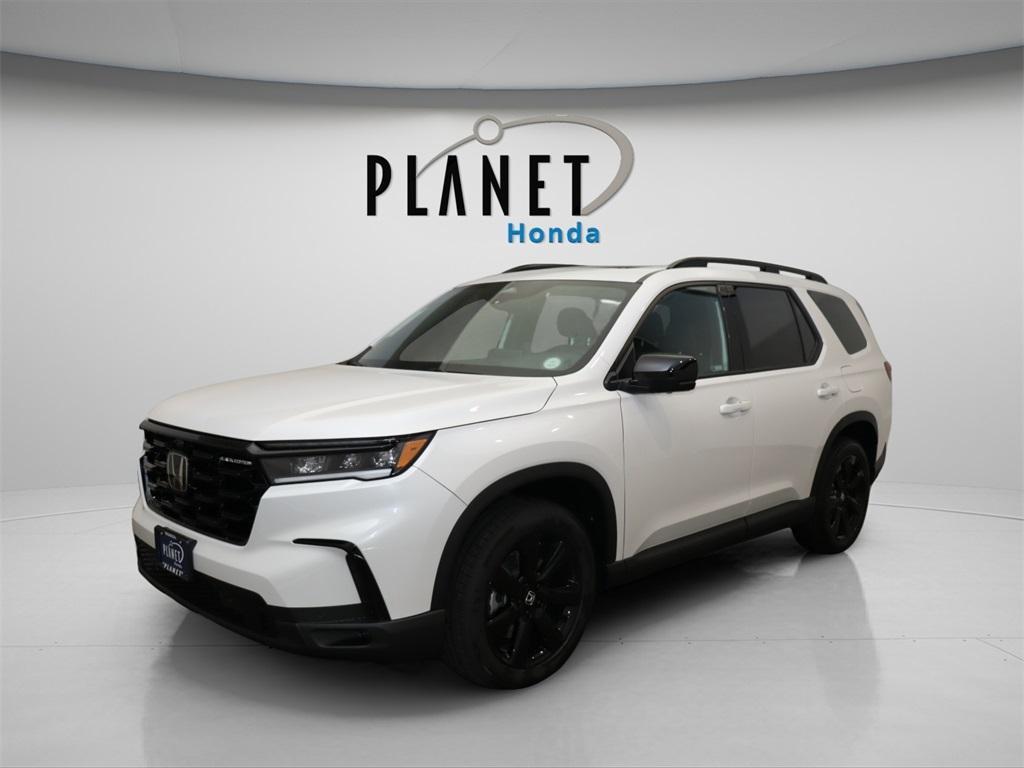 new 2025 Honda Pilot car, priced at $53,280