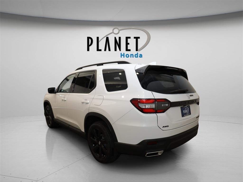 new 2025 Honda Pilot car, priced at $53,280
