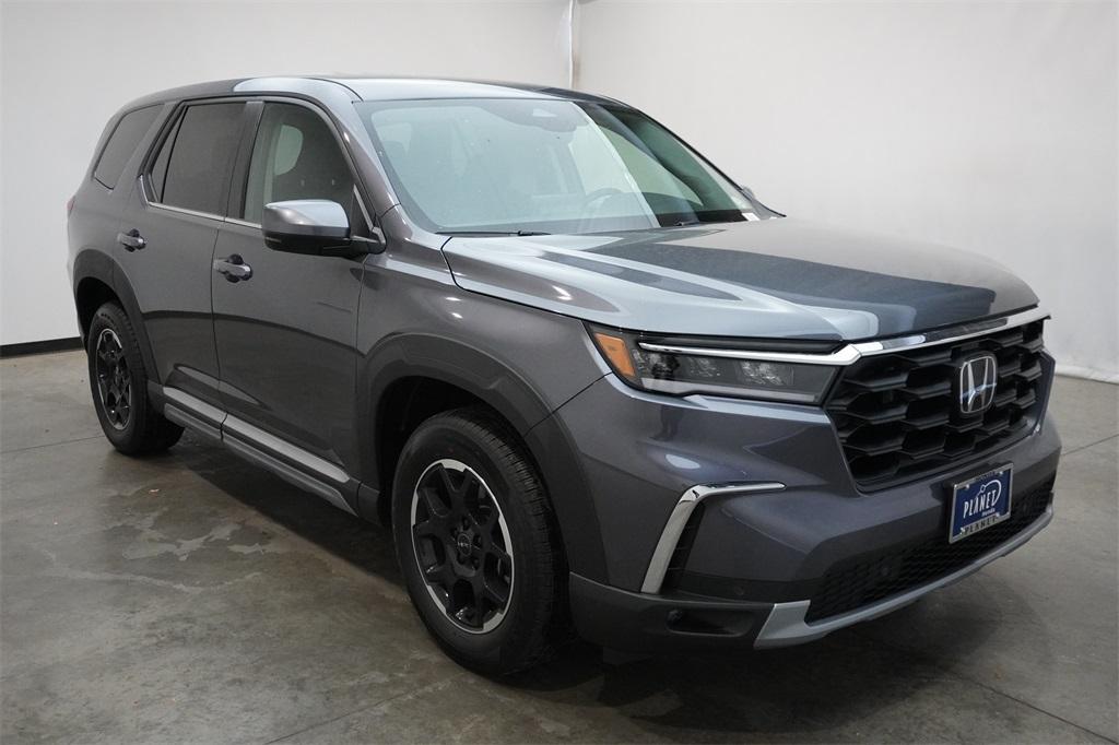 new 2025 Honda Pilot car, priced at $47,550
