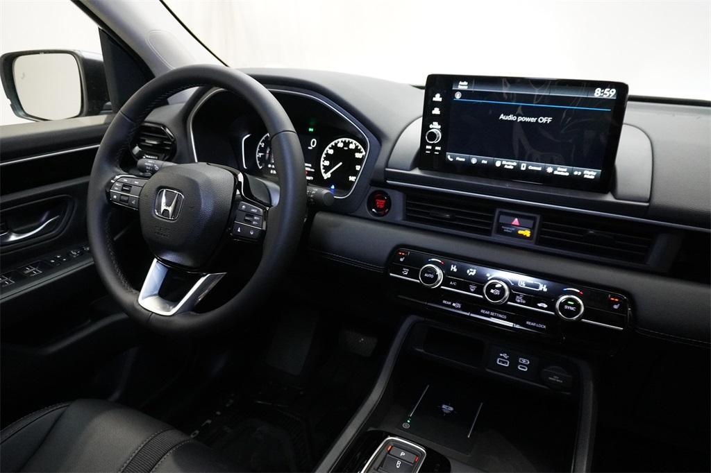 new 2025 Honda Pilot car, priced at $47,550