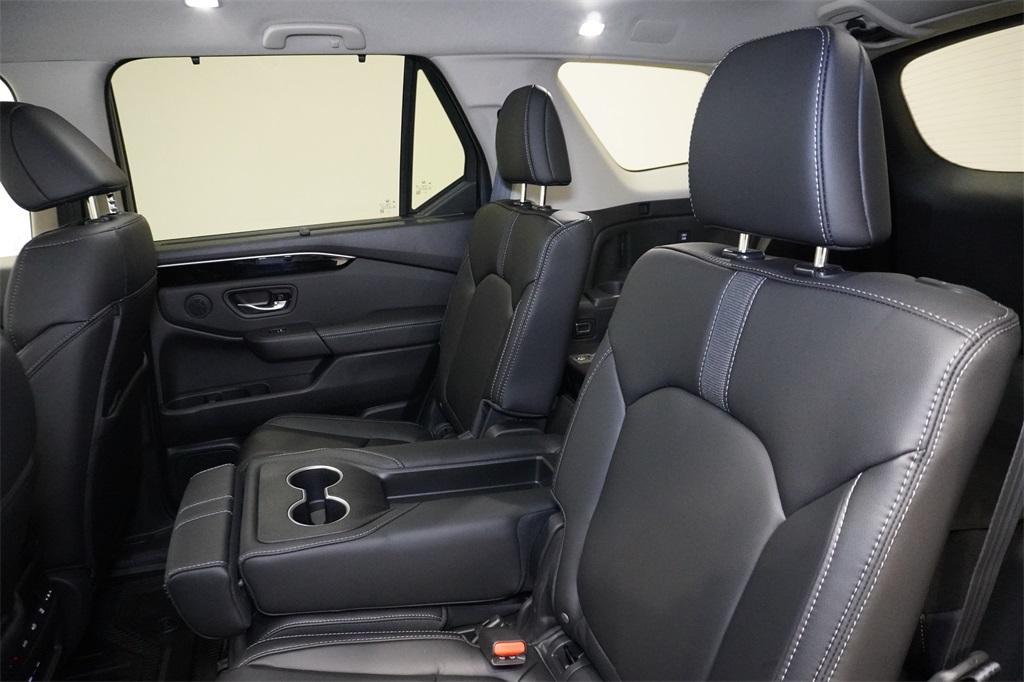 new 2025 Honda Pilot car, priced at $47,550