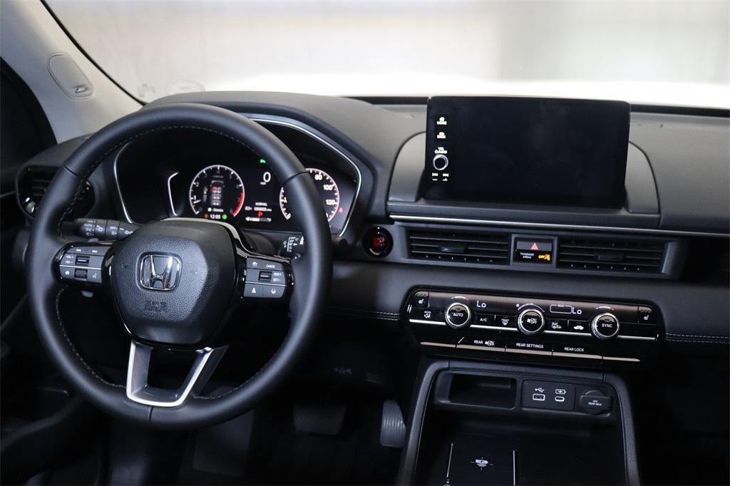 new 2025 Honda Pilot car, priced at $49,700