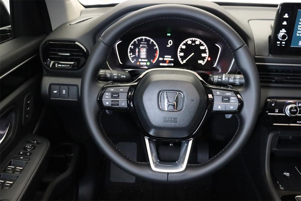 new 2025 Honda Pilot car, priced at $49,700