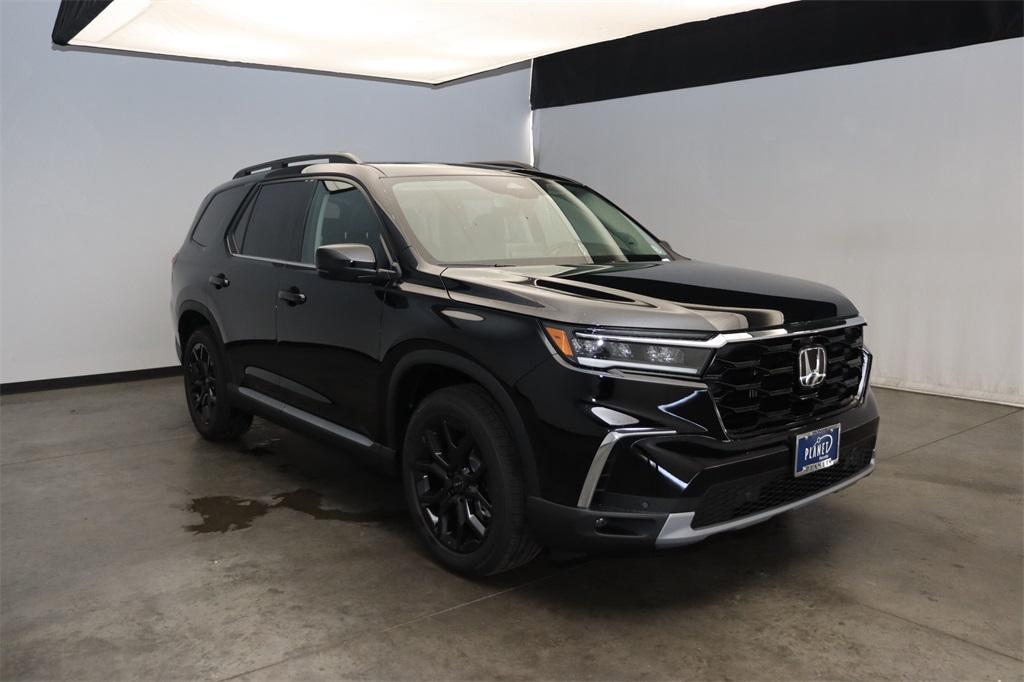 new 2025 Honda Pilot car, priced at $50,700