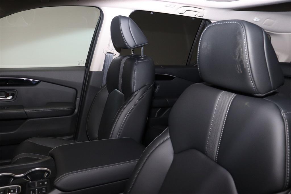 new 2025 Honda Pilot car, priced at $49,700