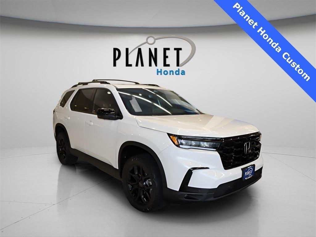 new 2025 Honda Pilot car, priced at $60,417