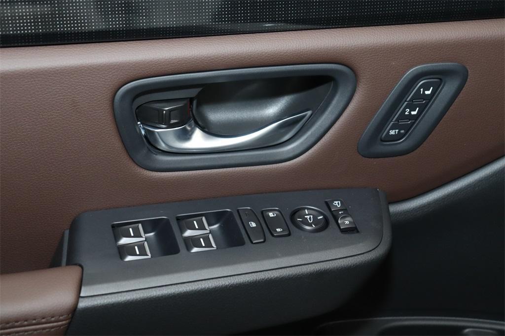 new 2025 Honda Pilot car, priced at $53,735