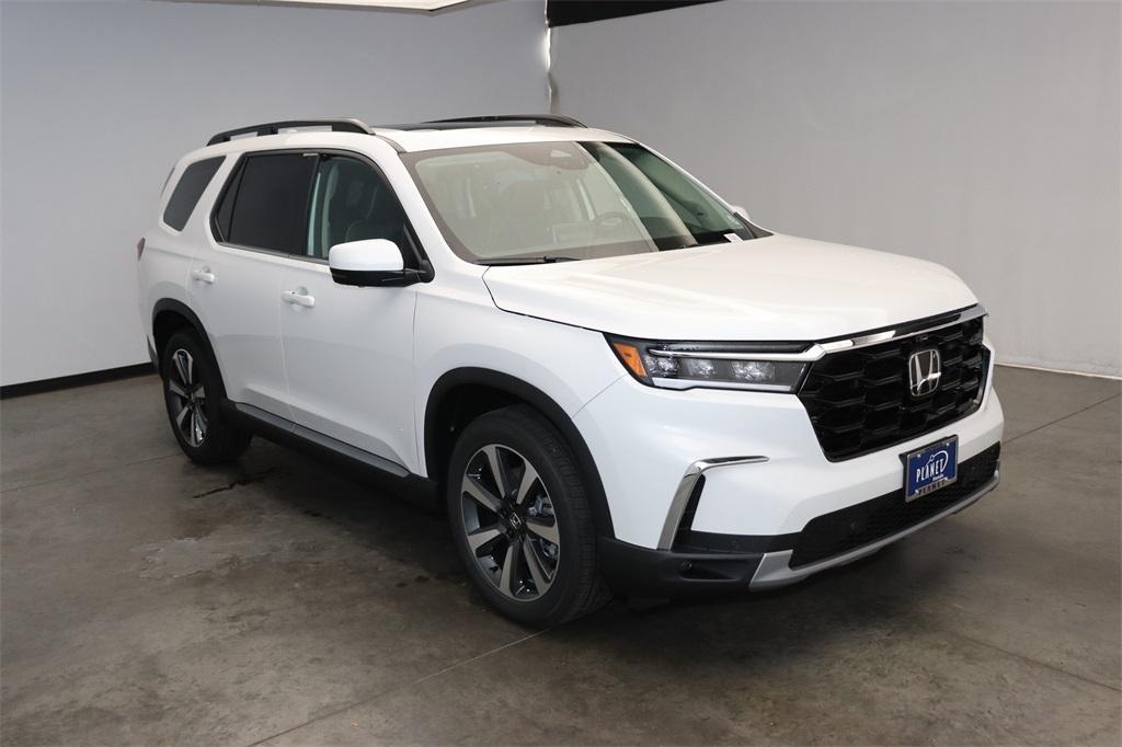 new 2025 Honda Pilot car, priced at $53,735
