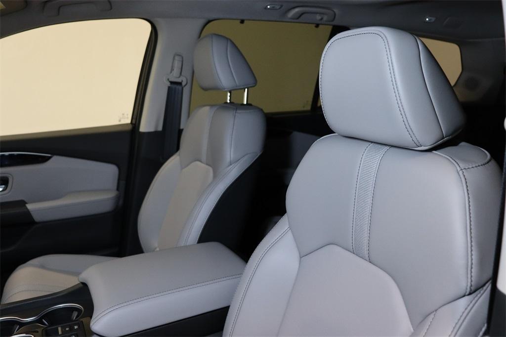 new 2025 Honda Pilot car, priced at $49,530