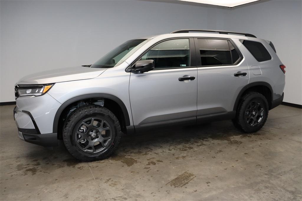 new 2025 Honda Pilot car, priced at $49,100