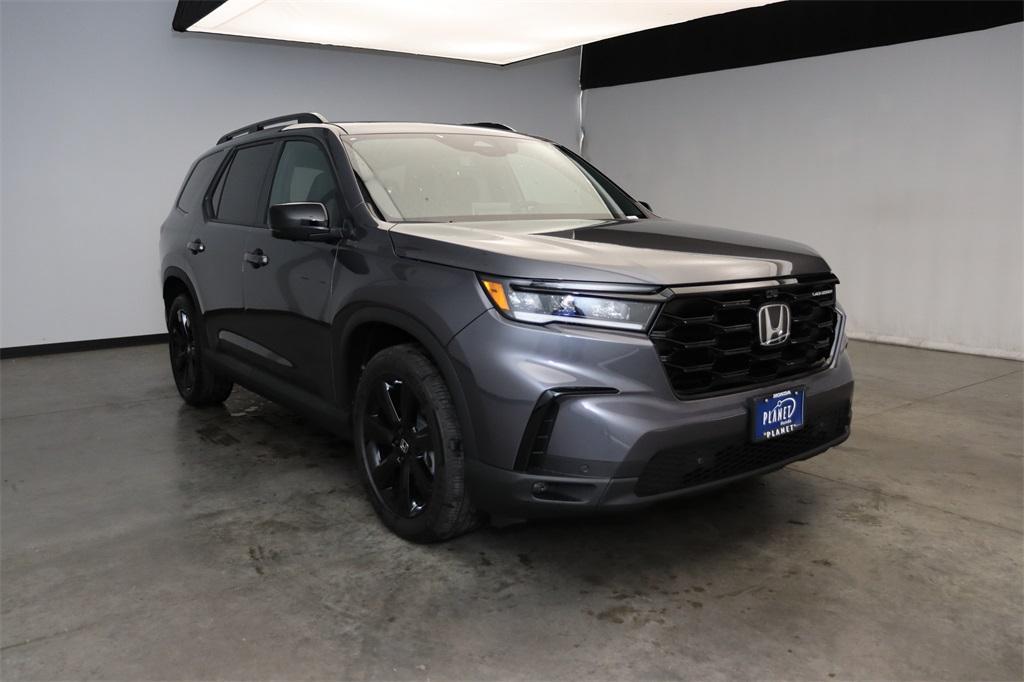 new 2025 Honda Pilot car, priced at $55,270