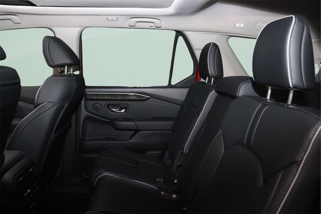 new 2025 Honda Pilot car, priced at $52,030