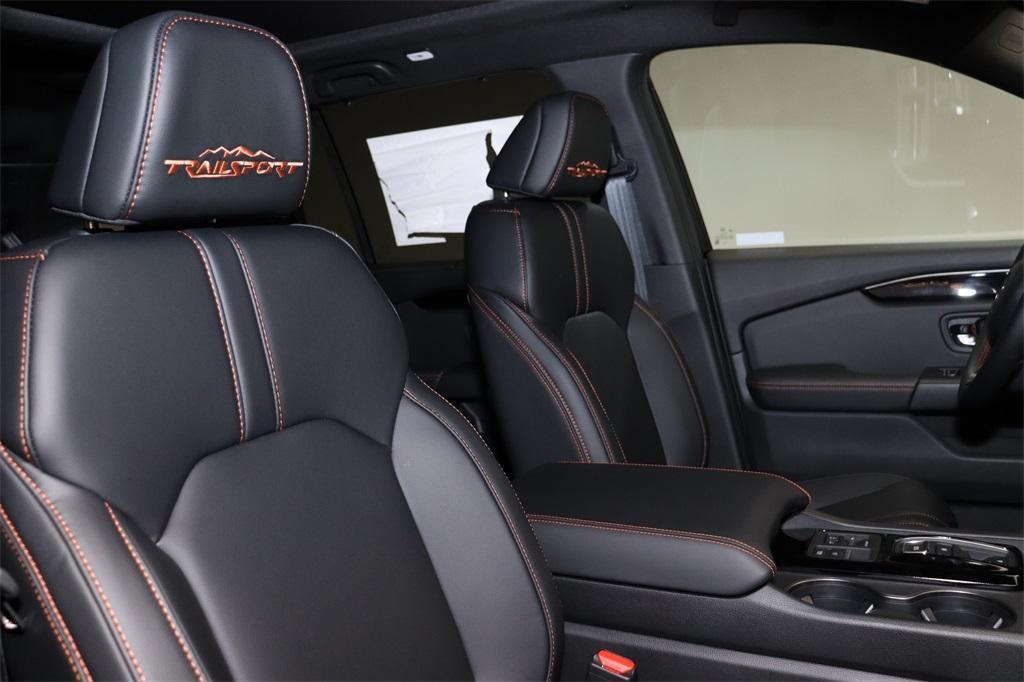 new 2025 Honda Pilot car, priced at $49,885