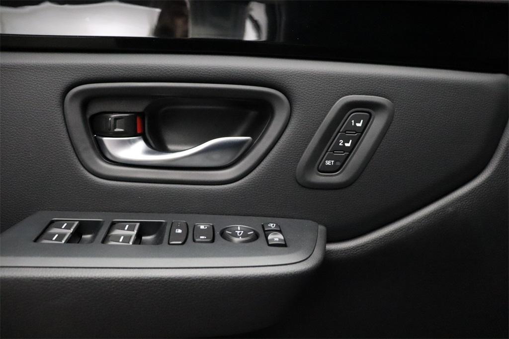 new 2025 Honda Pilot car, priced at $49,885
