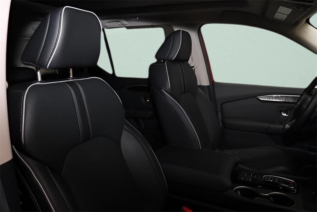 new 2025 Honda Pilot car, priced at $52,002