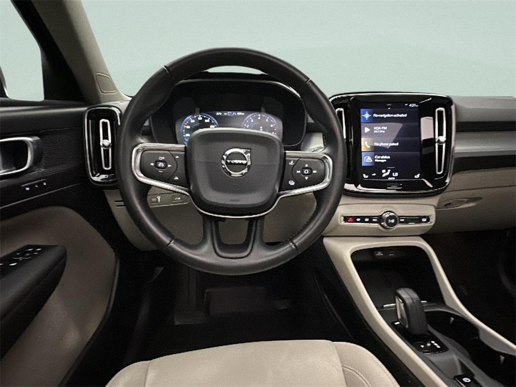 new 2020 Volvo XC40 car, priced at $25,000