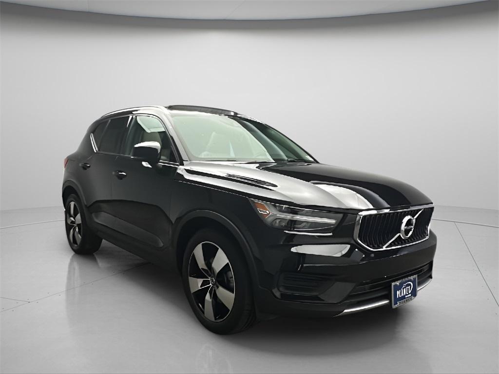 new 2020 Volvo XC40 car, priced at $25,000