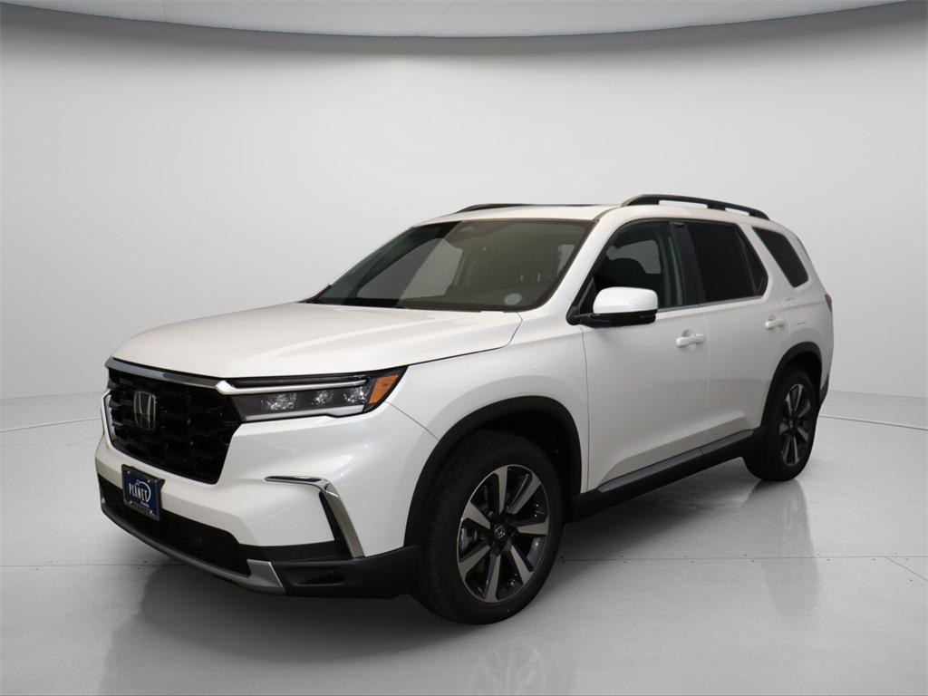new 2025 Honda Pilot car, priced at $50,300