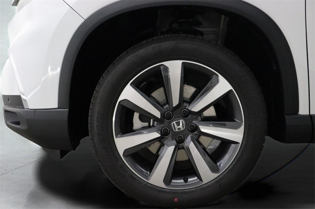 new 2025 Honda Pilot car, priced at $50,300