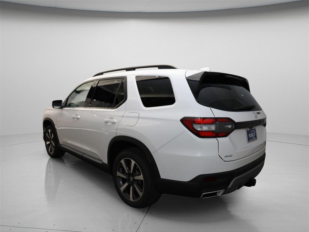 new 2025 Honda Pilot car, priced at $50,300