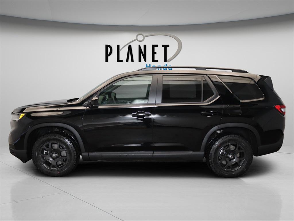 new 2025 Honda Pilot car, priced at $49,645