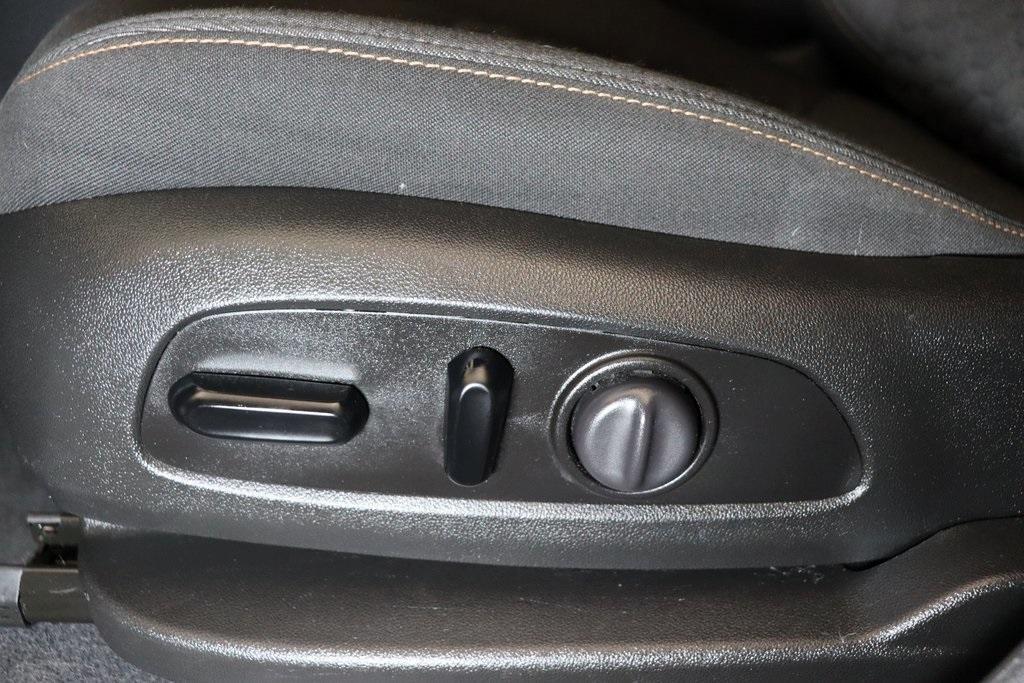 used 2021 Chevrolet Equinox car, priced at $19,000