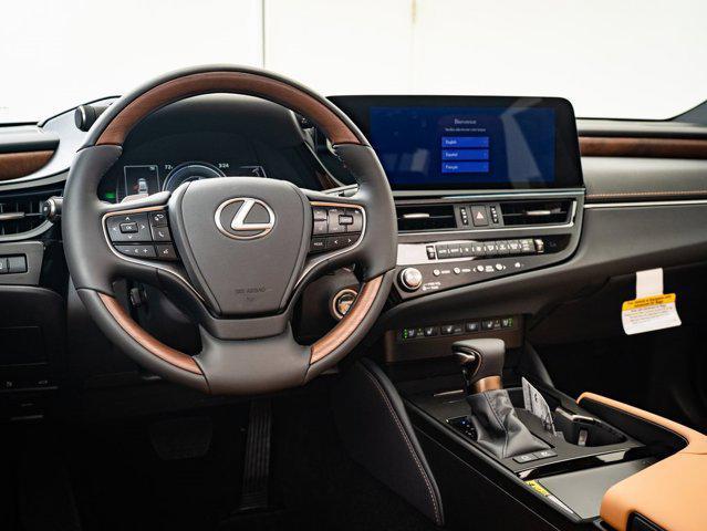 new 2025 Lexus ES 300h car, priced at $51,398
